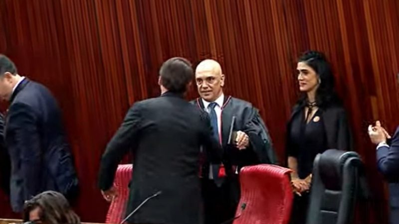 Alexandre de Moraes assume presidência do TSE exaltando a urna eletrônica