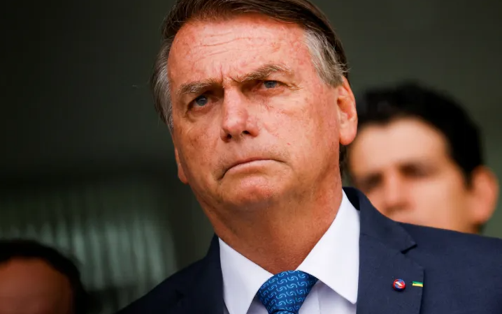 Tratamento dispensado a quem atira em policial é o de bandido, diz Bolsonaro