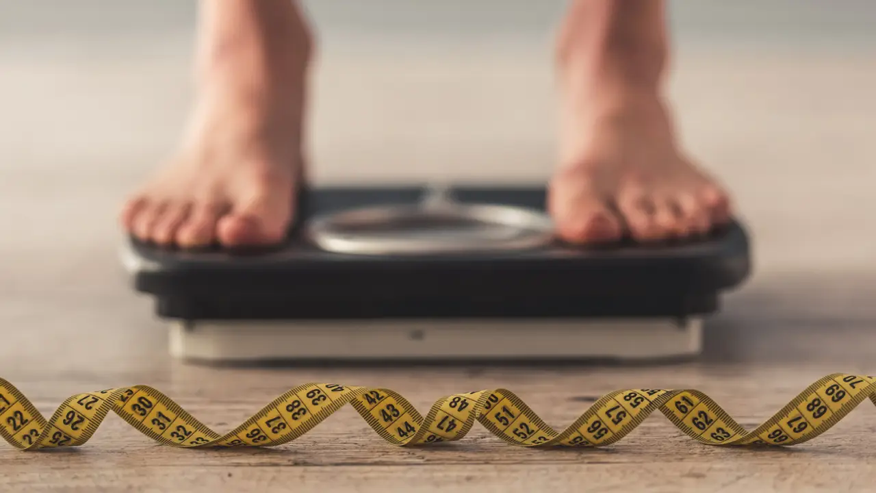 Qual é o melhor para perder peso: reduzir calorias ou jejum intermitente?