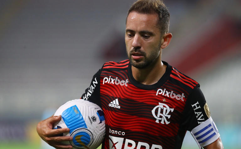 Mercado: Éverton Ribeiro pode trocar o Flamengo por um dos principais times do futebol brasileiro em 2023