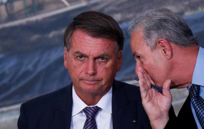 Receita vai investigar segundo pacote de joias para Bolsonaro que entrou ilegalmente no País