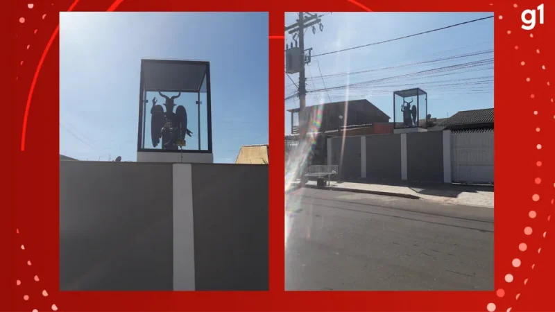 ‘Baphomet’ exposto no muro de casa em Alvorada viraliza nas redes sociais; saiba significado de imagem religiosa