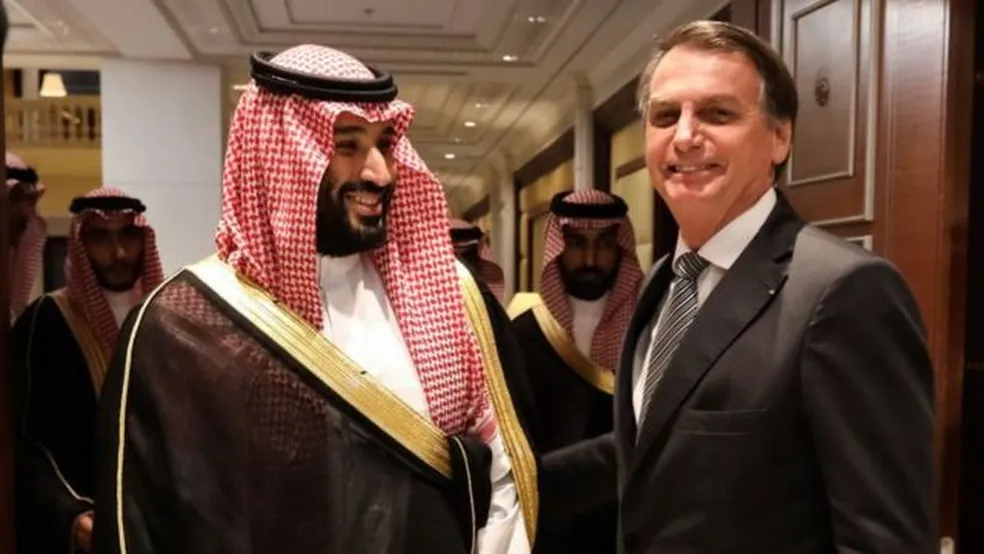 Joias sauditas: Bolsonaro chega à PF para depor sobre presentes milionários